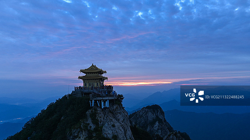 老君山日出朝霞金殿图片素材