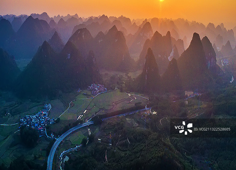 《金城江拔贡风光》图片素材