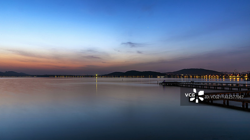 东湖的黎明图片素材