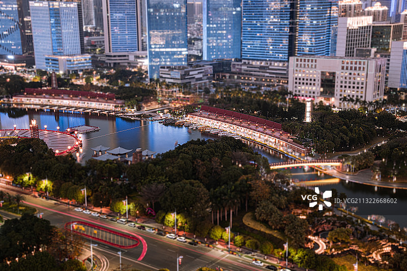 晚间的广东佛山南海千灯湖夜景，金融高新区雷岗公园，新一线城市图片素材