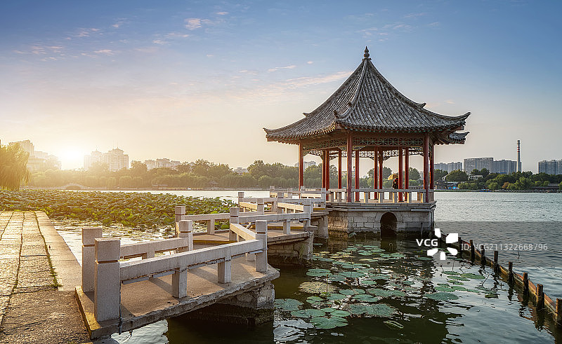 山东济南大名湖公园风光图片素材