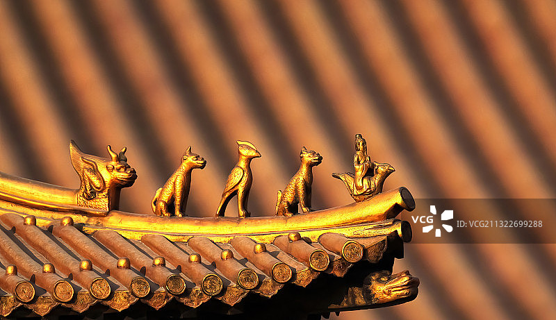 故宫乾清宫前金亭子飞檐上的脊兽图片素材