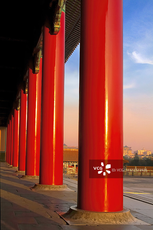 故宫太和殿外的朱漆檐柱图片素材