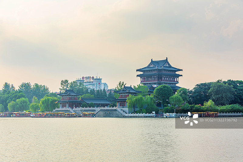 中国江苏泰州凤城河景区望海楼图片素材