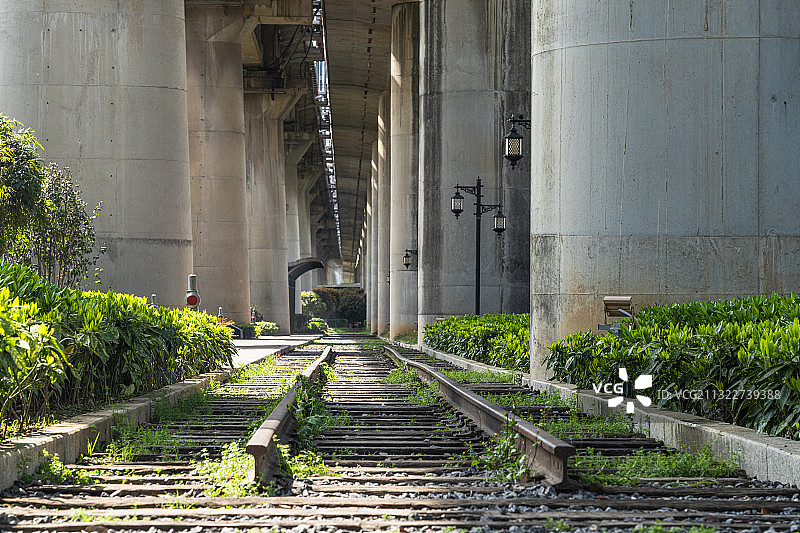 湖北省武汉市青山区建十路和平大道戴家湖公园时光道时光轨道图片素材