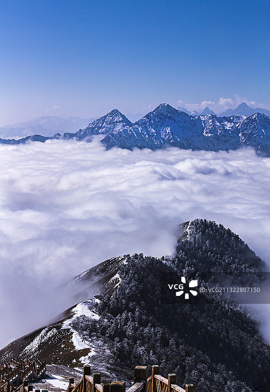 《这边风景独好》拍摄于中国四川雅安宝兴县。图片素材