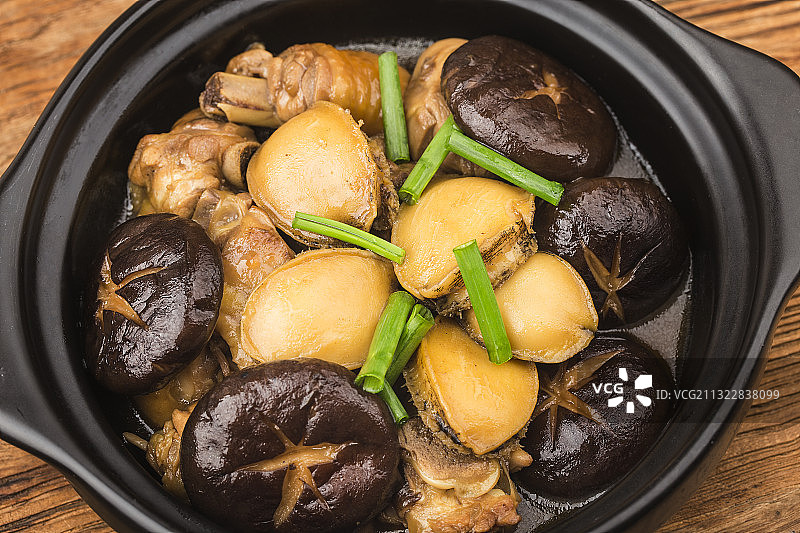 鲍鱼焖鸡图片素材