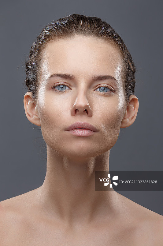 浓妆艳抹的漂亮女人图片素材