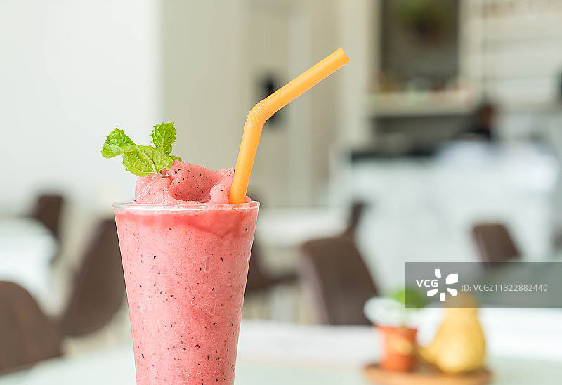 桌子上饮料的特写图片素材