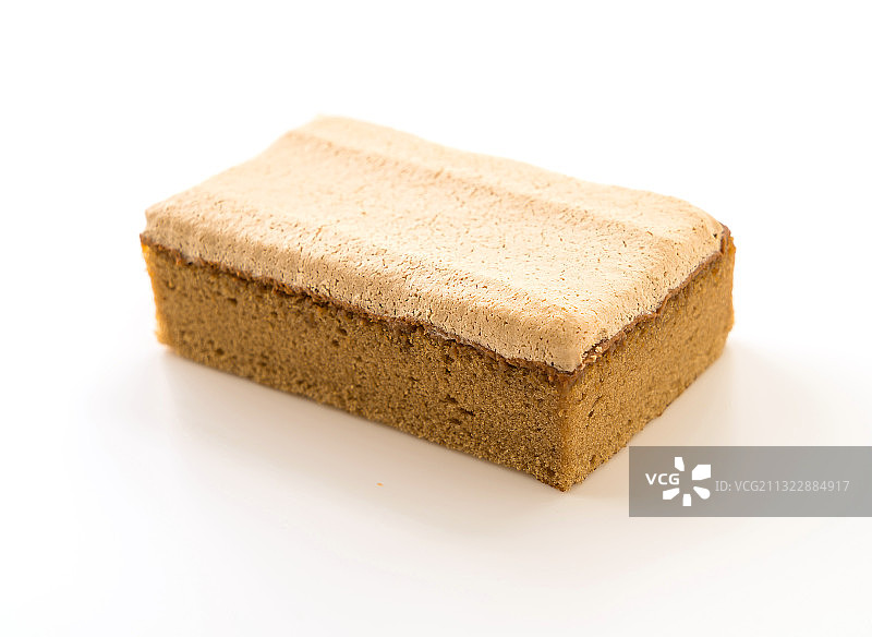 白色背景下的面包特写图片素材