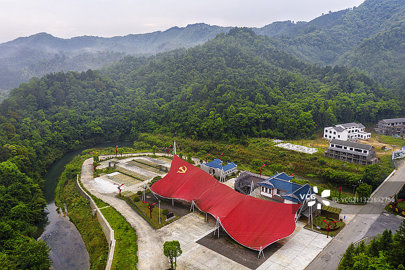 党旗引领新征程图片素材