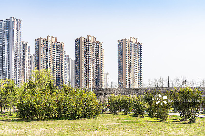 湖北省武汉市青山区建十路和平大道立交桥下戴家湖公园图片素材