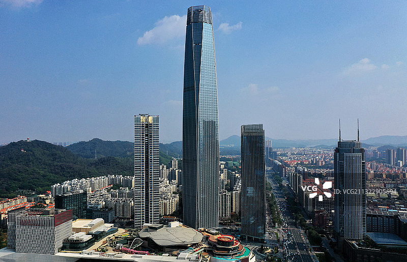 广东省东莞市中心广场和新地标民盈国贸中心航拍图片素材