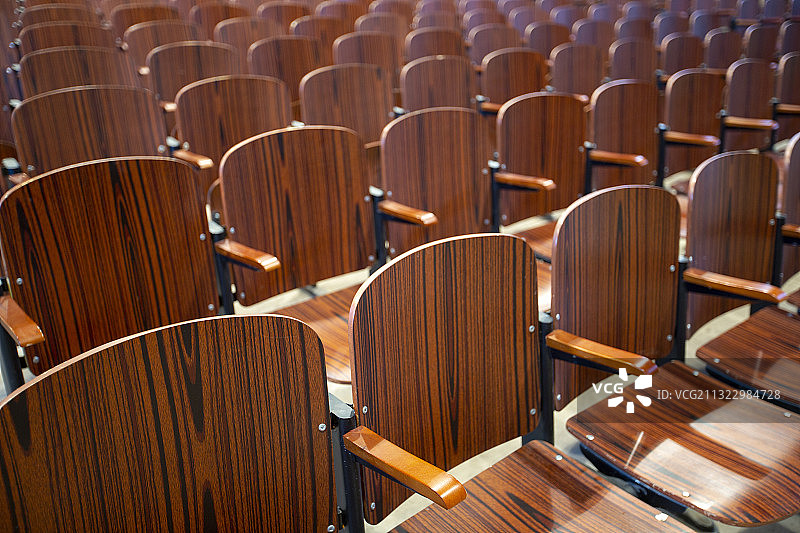 电影《你好，李焕英》取景地襄阳卫东大礼堂室内座椅图片素材