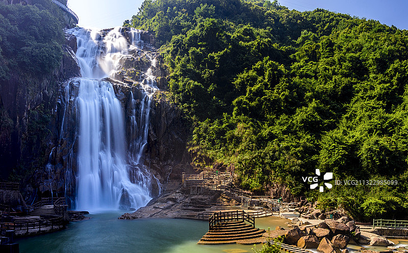 中国广东省梅州市丰顺龙归寨瀑布图片素材