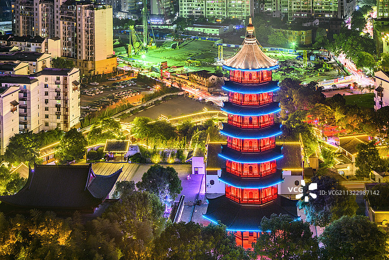 中国江西省南昌市绳金塔夜景图片素材