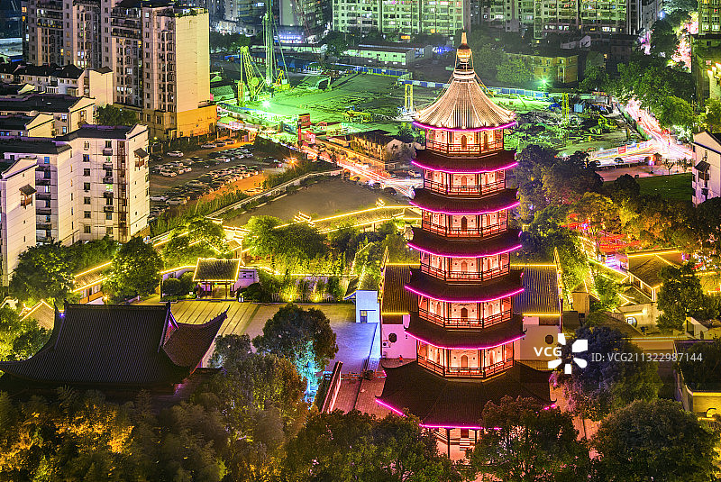 中国江西省南昌市绳金塔夜景图片素材
