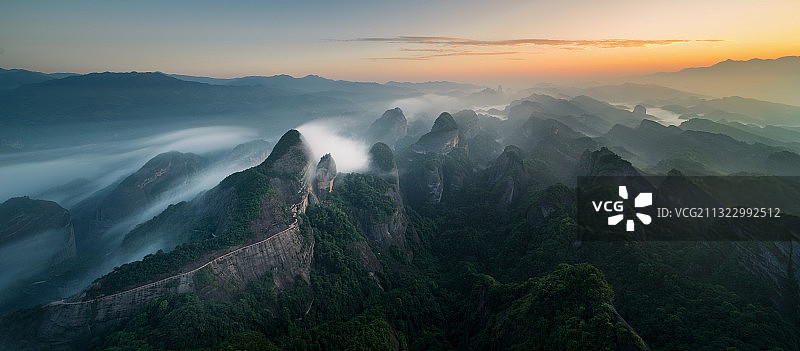 广西桂林八角寨日出云海图片素材