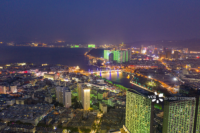 航拍云南大理市区夜景风光图片素材