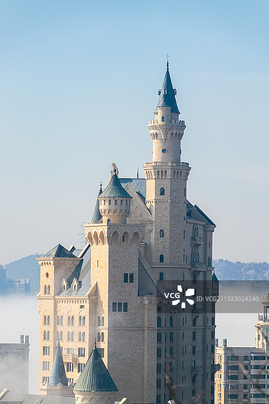 追光平流雾图片素材