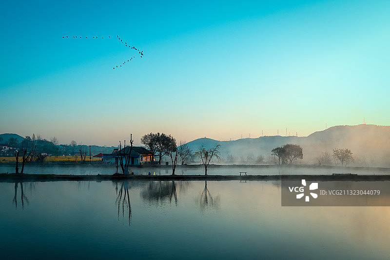 佘村水库的晨光图片素材