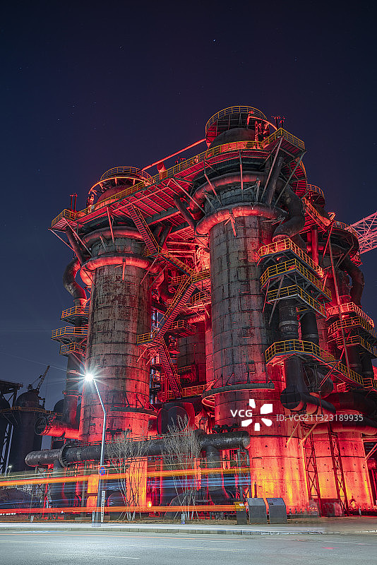 北京首钢园三高炉夜景图片素材