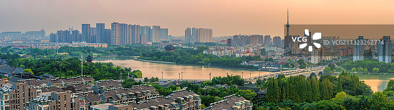 中国江苏泰州城市日暮全景风光图片素材