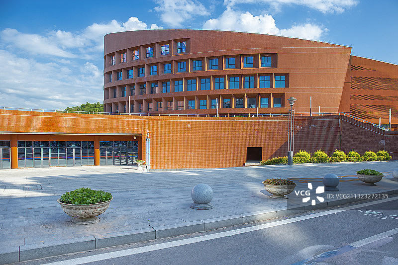 充满设计感的壮观美丽的重庆大学校内建筑图片素材