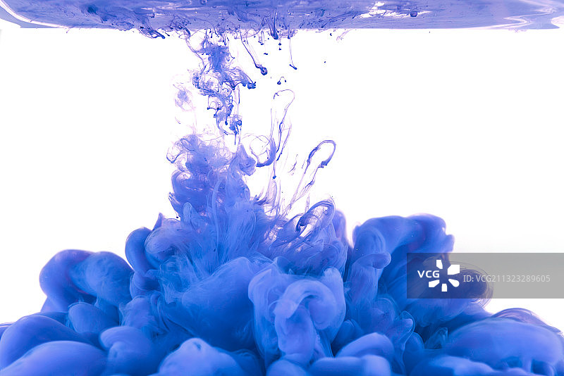 白色背景的彩色水墨图片素材