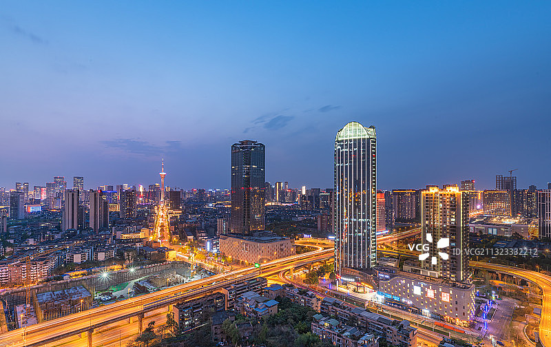 成都成华区339电视塔城市群夜景图片素材