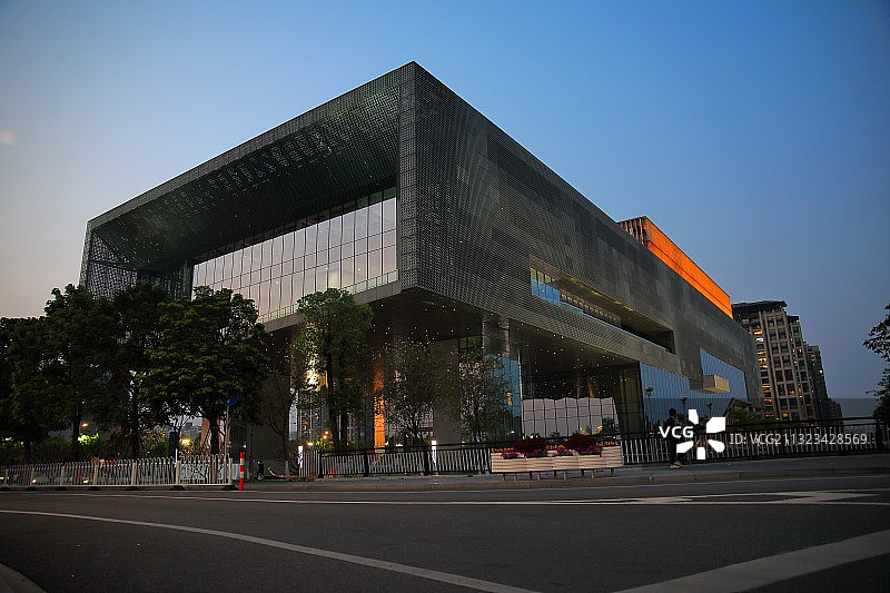 广州城市规划展览中心东南侧面全局夜景图片素材