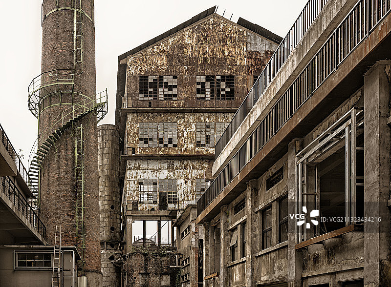 广州番禺 紫泥堂创意园 紫坭糖厂 烟囱和厂房图片素材