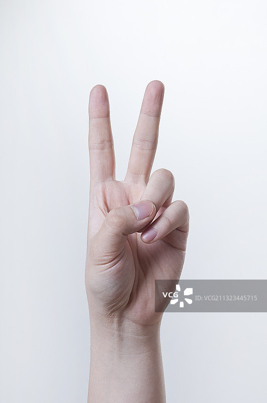 伸出两根手指图片素材