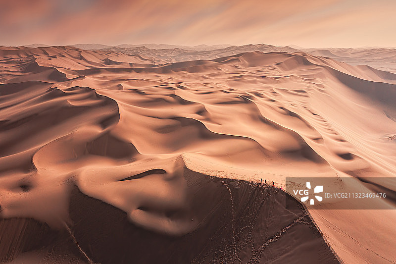 中国新疆吐鲁番市鄯善县库木塔格沙漠旅游风景区图片素材