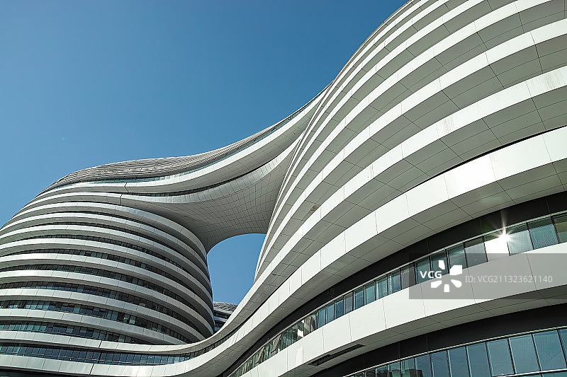 蓝天下的银河SOHO外观图片素材