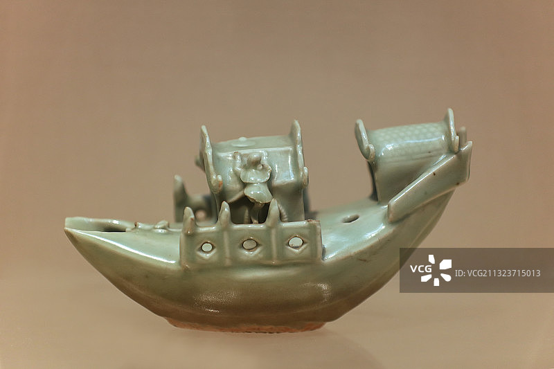 浙江博物馆之船形龙泉青瓷图片素材