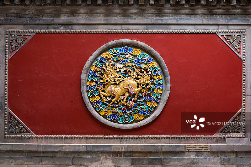 北京门头沟白瀑寺红墙雕刻图片素材