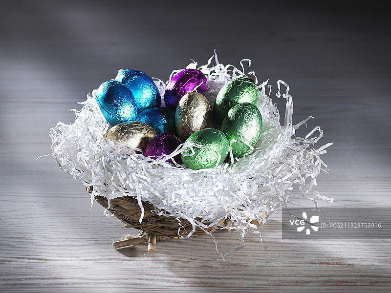 桌子上圣诞装饰的特写镜头图片素材