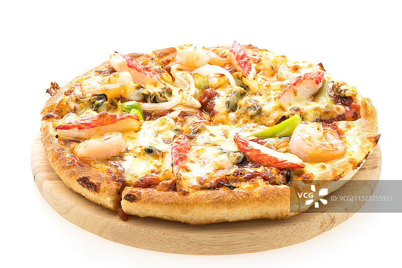 白色背景上的披萨特写图片素材