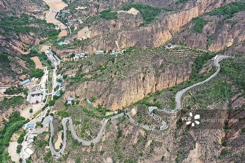 航拍陕西延安梁家河村图片素材
