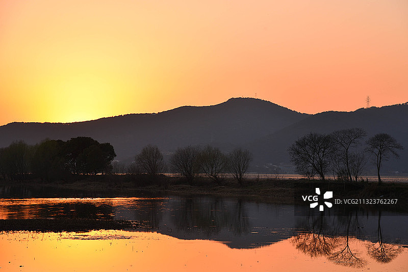 东山日落 苏州图片素材