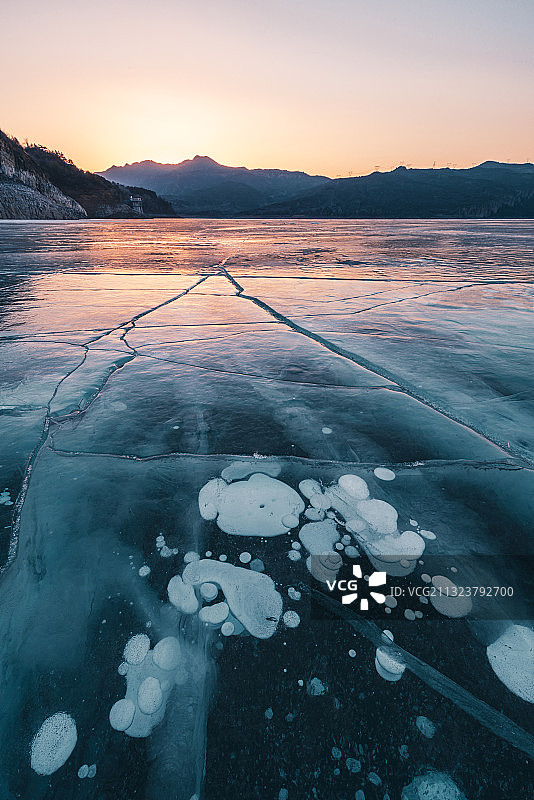 日落冰泡湖图片素材