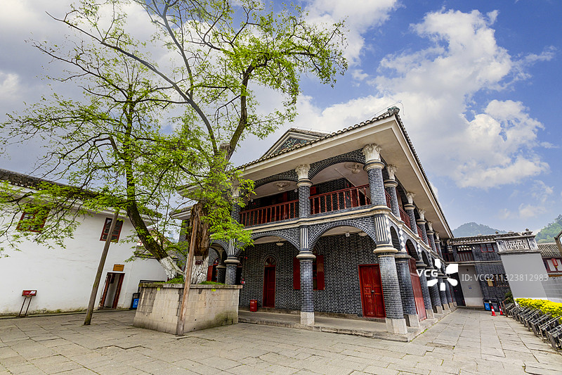 蓝天白云下的贵州省遵义会议会址图片素材