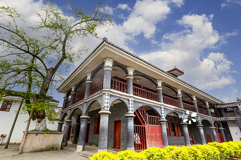 蓝天白云下的贵州省遵义会议会址图片素材