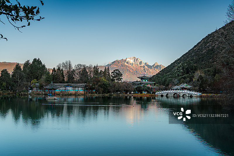 黑龙潭公园玉龙雪山图片素材