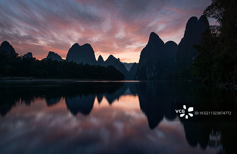 桂林黄布摊倒影日出图片素材