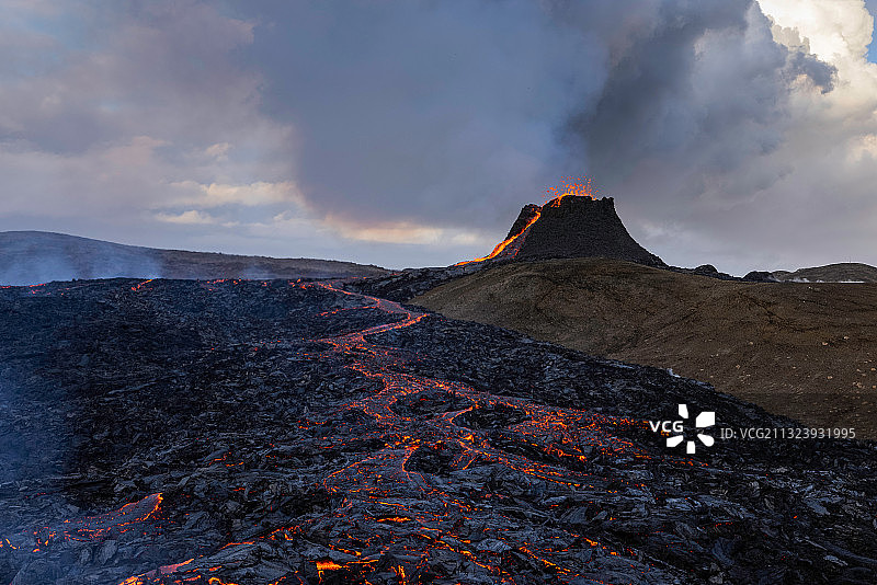 冰岛格林达维克山景图片素材