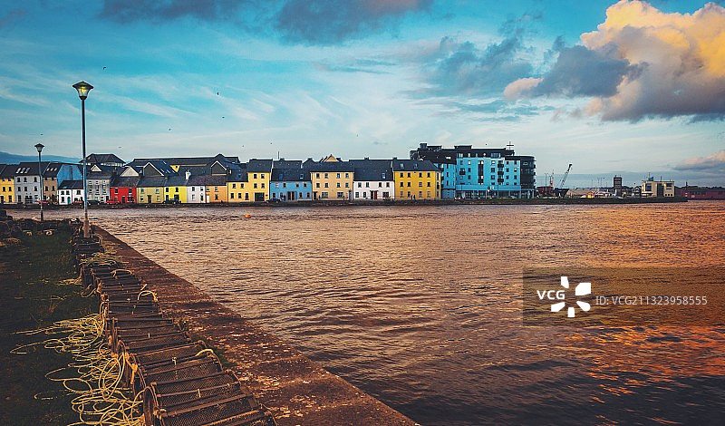 爱尔兰戈尔韦郡海滩的迷人景色图片素材