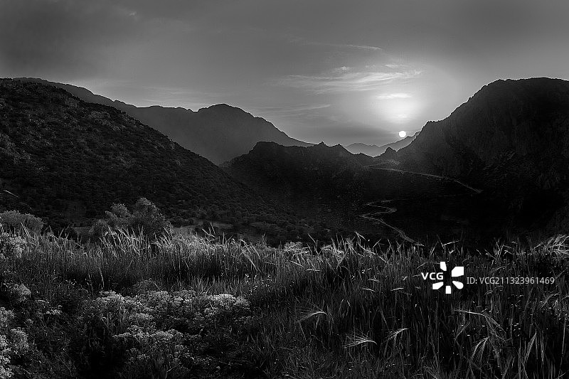 伊朗库尔德斯坦省的壮丽山景图片素材