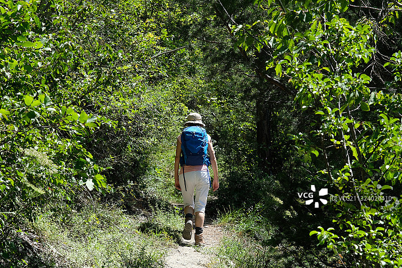 山区徒步者图片素材